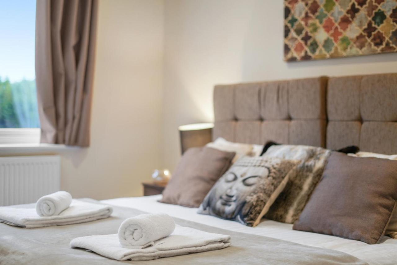 Stanwell London Heathrow Living Serviced Apartments By Ferndale מראה חיצוני תמונה