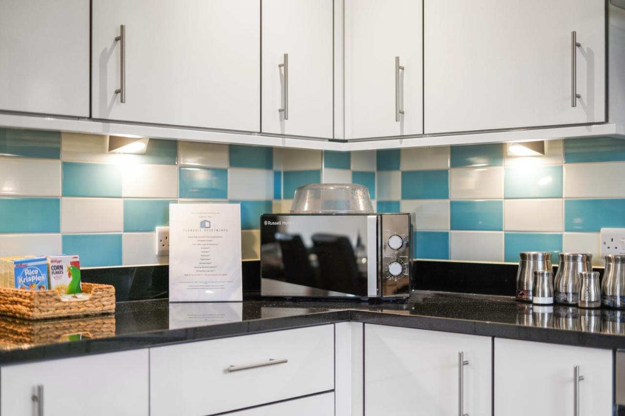 Stanwell London Heathrow Living Serviced Apartments By Ferndale מראה חיצוני תמונה